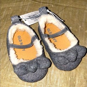 Gray Old Navy infant flats☁️Soft on inside 0-3M 🎀